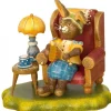 Lapin De Paques En Bois Grand-Mere Dans Un Fauteuil
