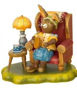 Lapin De Paques En Bois Grand-Mere Dans Un Fauteuil